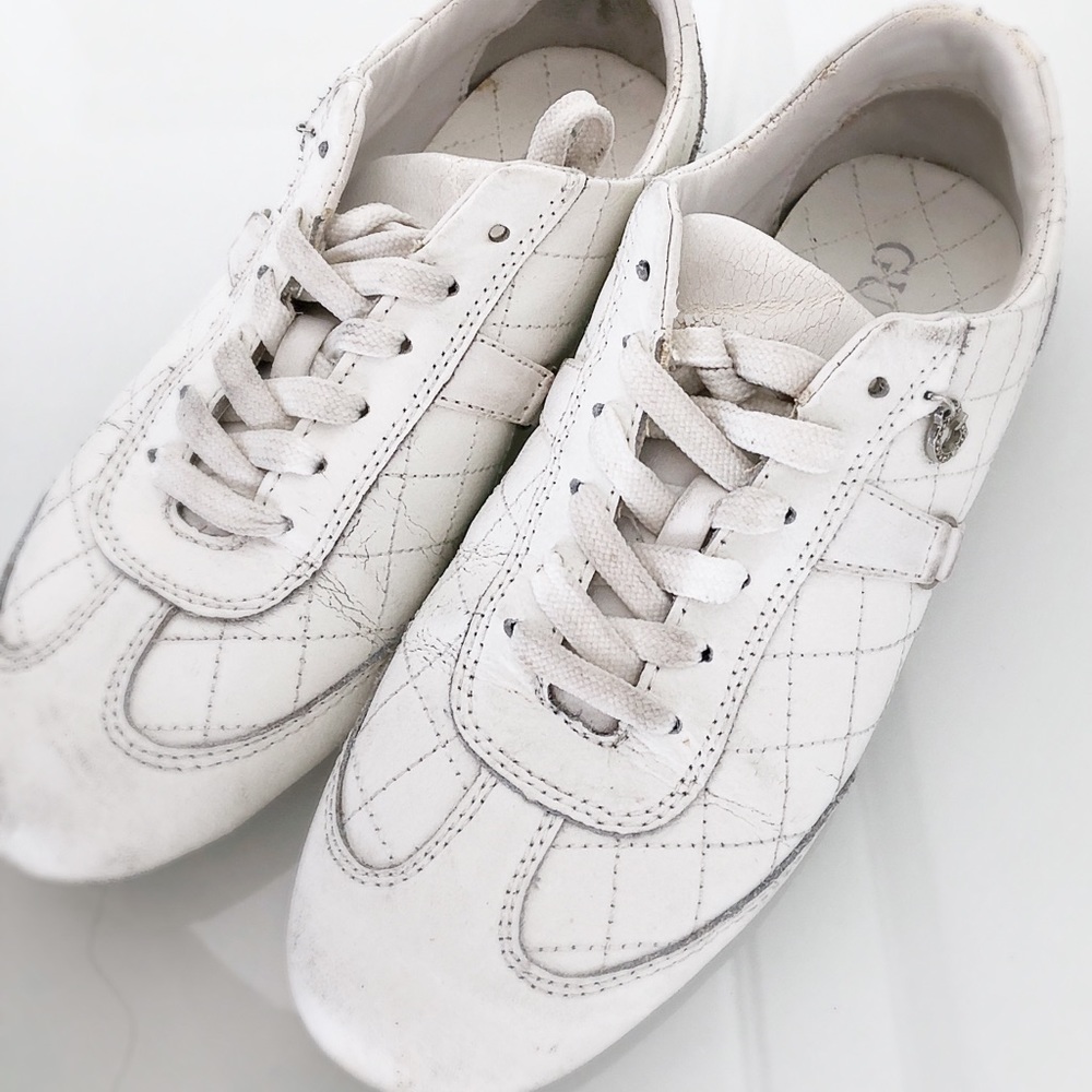 Guess white sneakers Woman - good condition. 6.5US
